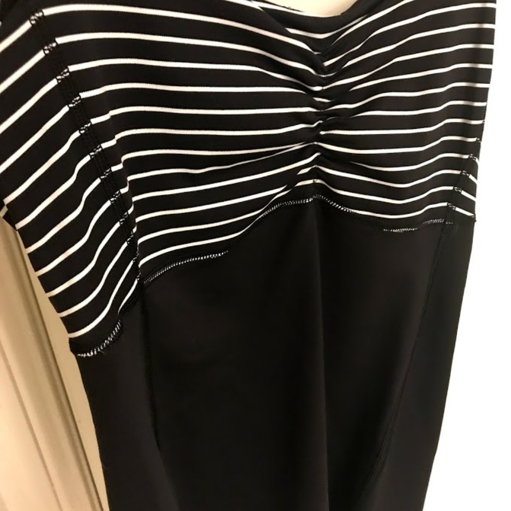 Lululemon Aria Tank II - Picture 5 of 6